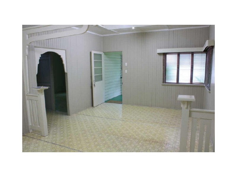 24 Green Street, West End QLD 4810