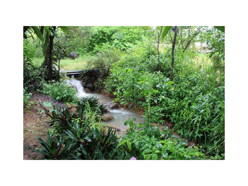 24 Green Street, West End QLD 4810