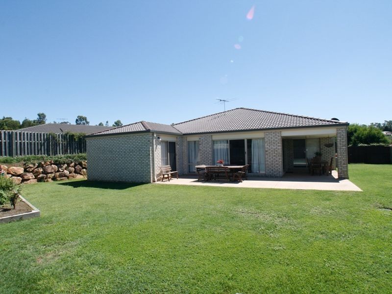 3 Amethyst Court, Griffin QLD 4503