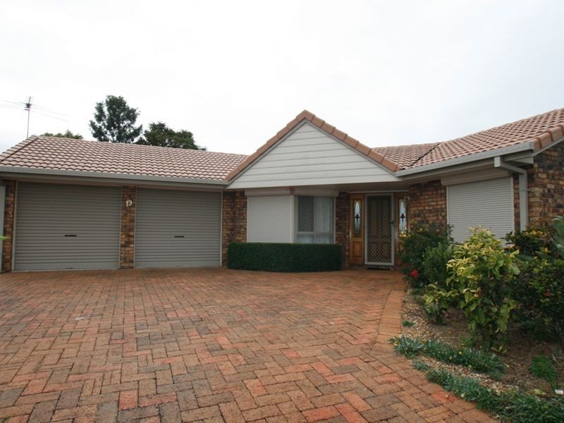 19 Pandanus Court, Kallangur QLD 4503