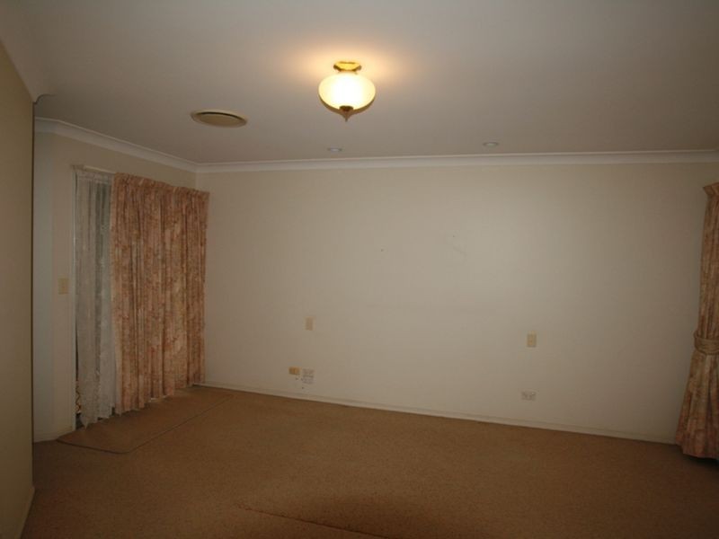 19 Pandanus Court, Kallangur QLD 4503