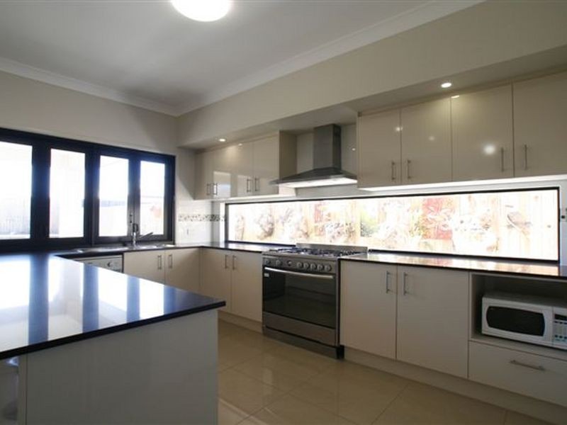 North Lakes QLD 4509