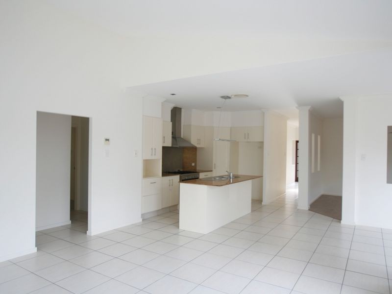 30 Peron Crescent, North Lakes QLD 4509