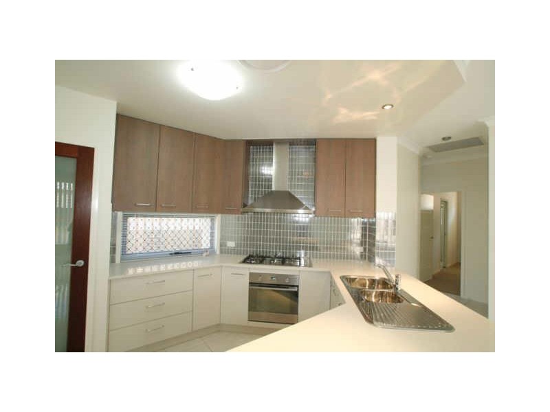 North Lakes QLD 4509