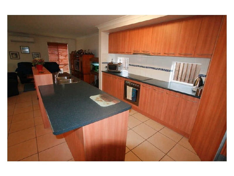 2 Seabiscuit Crescent, Kallangur QLD 4503