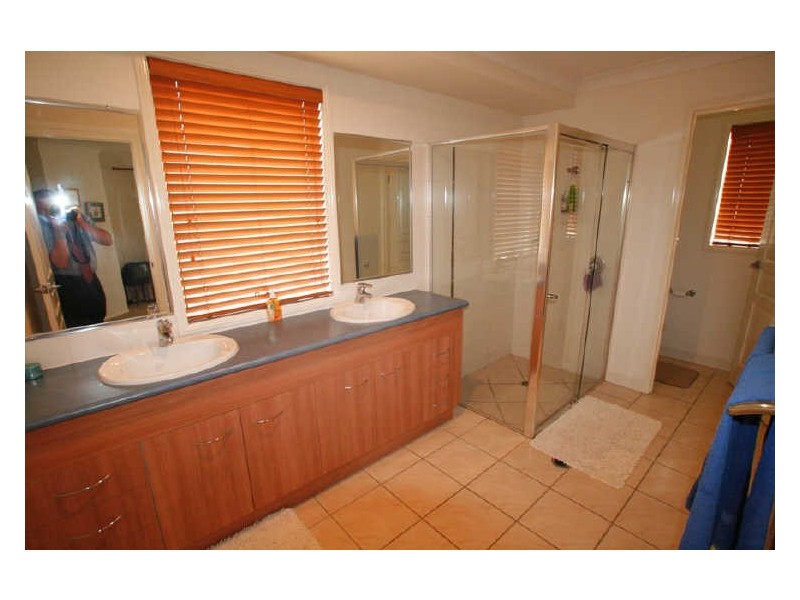 2 Seabiscuit Crescent, Kallangur QLD 4503