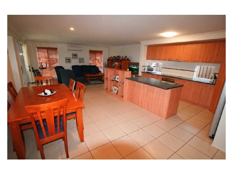 2 Seabiscuit Crescent, Kallangur QLD 4503