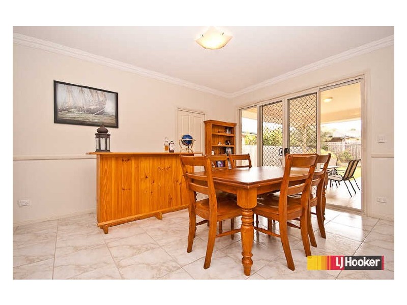 24 Alexandra Avenue, North Lakes QLD 4509