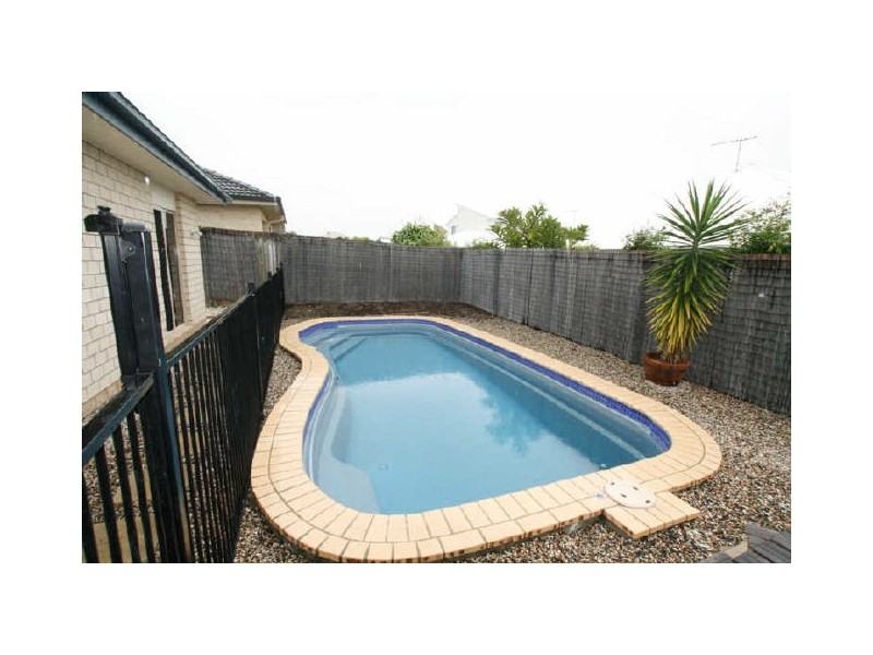 15 Kurrajong Circuit, North Lakes QLD 4509