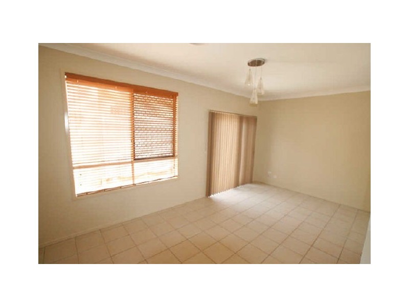 15 Kurrajong Circuit, North Lakes QLD 4509