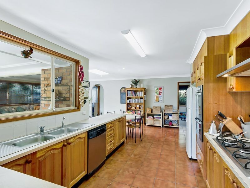 5 Augustus Place, Bateau Bay NSW 2261