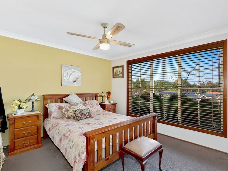 5 Augustus Place, Bateau Bay NSW 2261