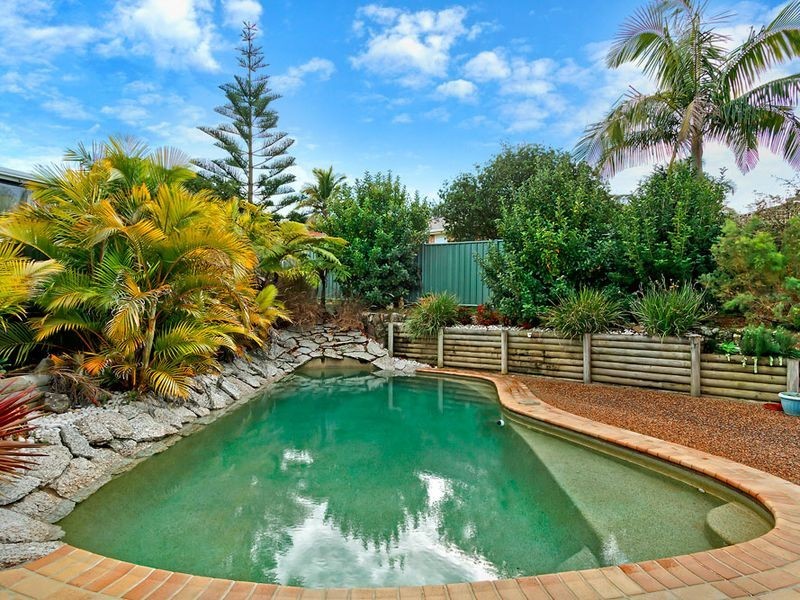 5 Augustus Place, Bateau Bay NSW 2261