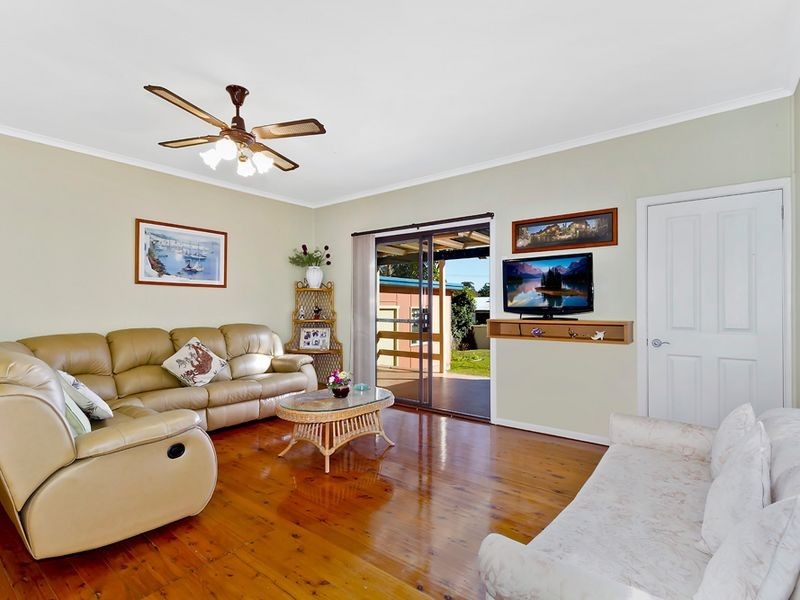 8 Wandella Avenue, Bateau Bay NSW 2261