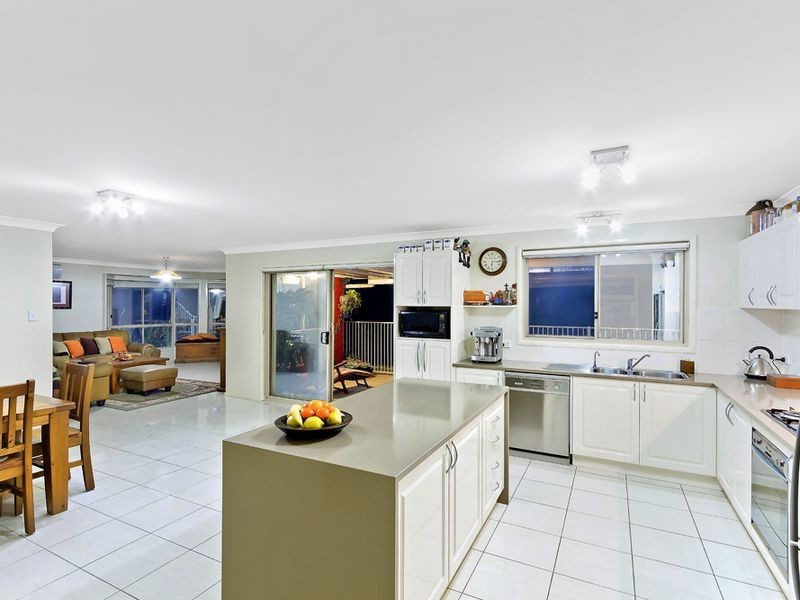 9 Churchill Street, Bateau Bay NSW 2261