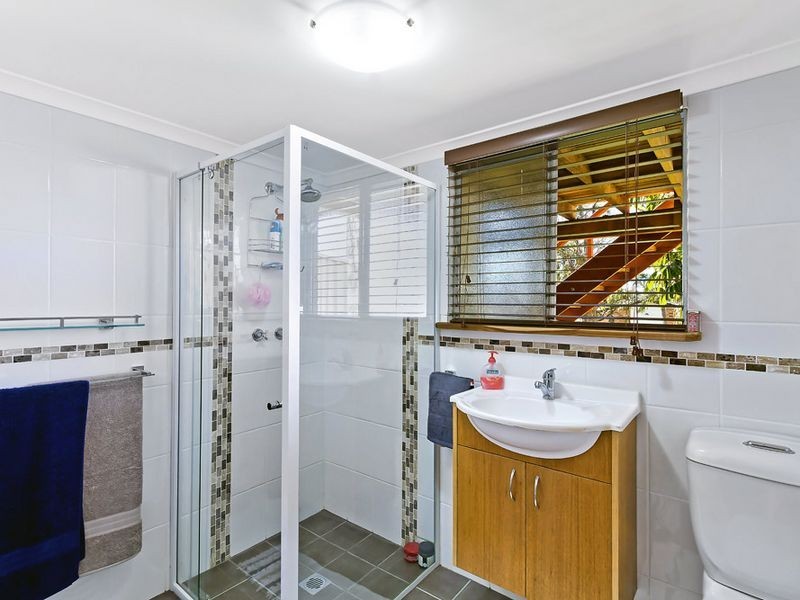 14 Vista Parade, Bateau Bay NSW 2261