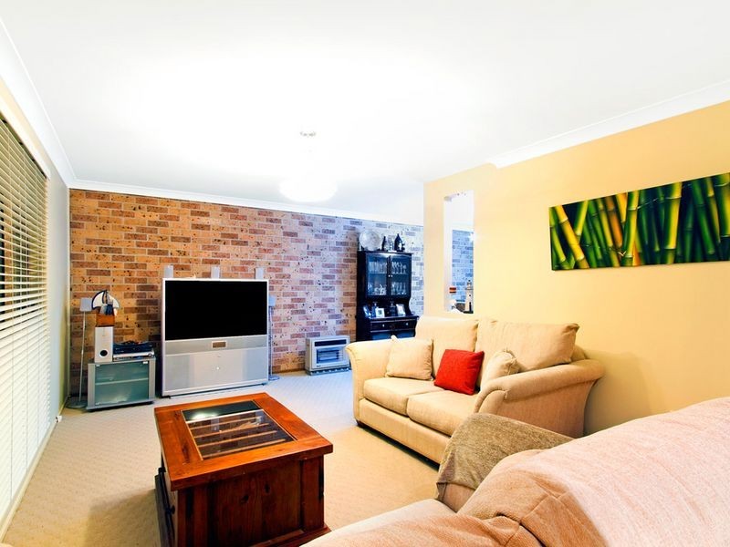 27 Valley View Rd, Bateau Bay NSW 2261