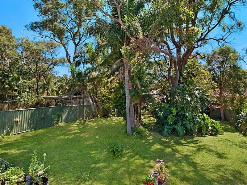 33 Rays Road, Bateau Bay NSW 2261