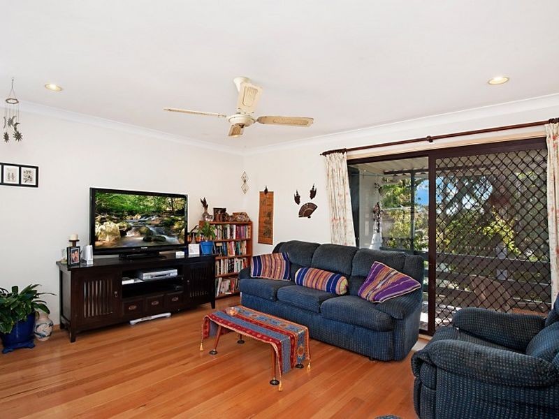 33 Rays Road, Bateau Bay NSW 2261