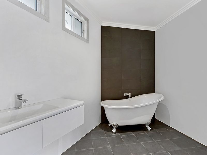 34 Bluewave Crescent, Forresters Beach NSW 2260