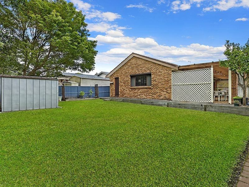 55 Sierra Avenue, Bateau Bay NSW 2261
