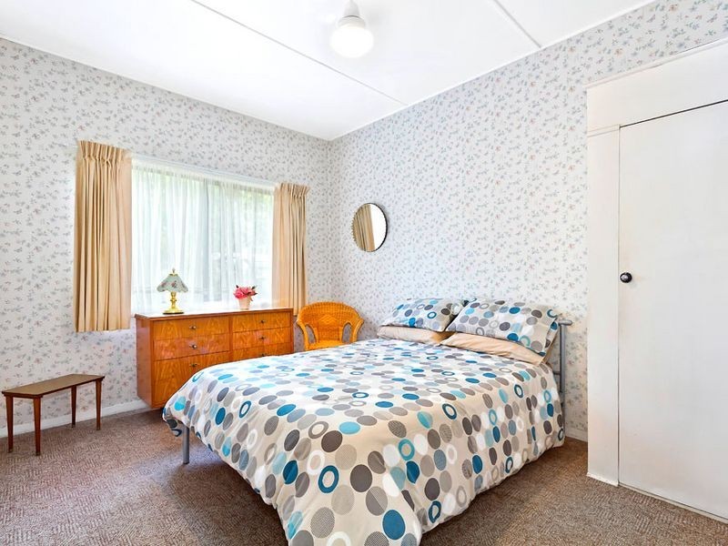 18 Norahview Street, Bateau Bay NSW 2261