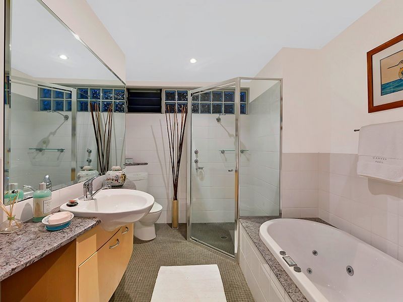51 Barry Street, Bateau Bay NSW 2261