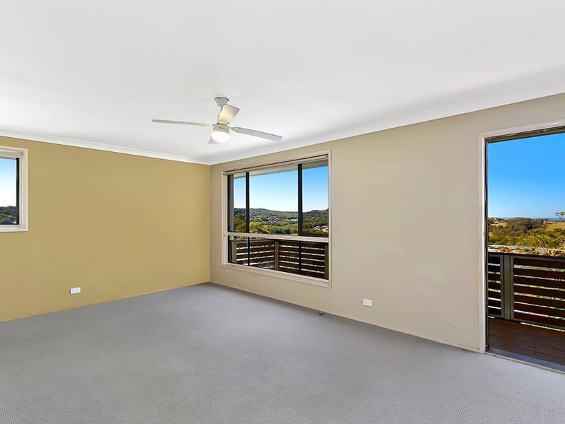 8 Valley View Road, Bateau Bay NSW 2261