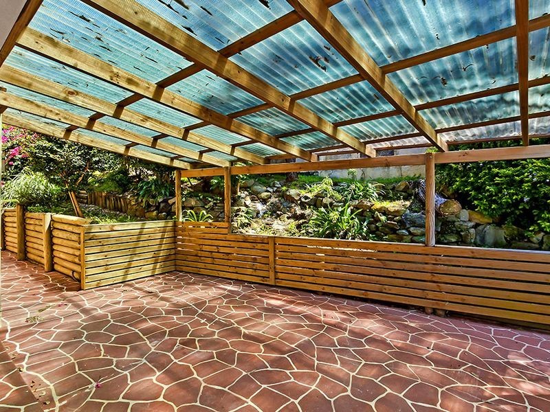 8 Valley View Road, Bateau Bay NSW 2261