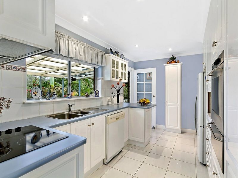 4 Yulong Street, Bateau Bay NSW 2261