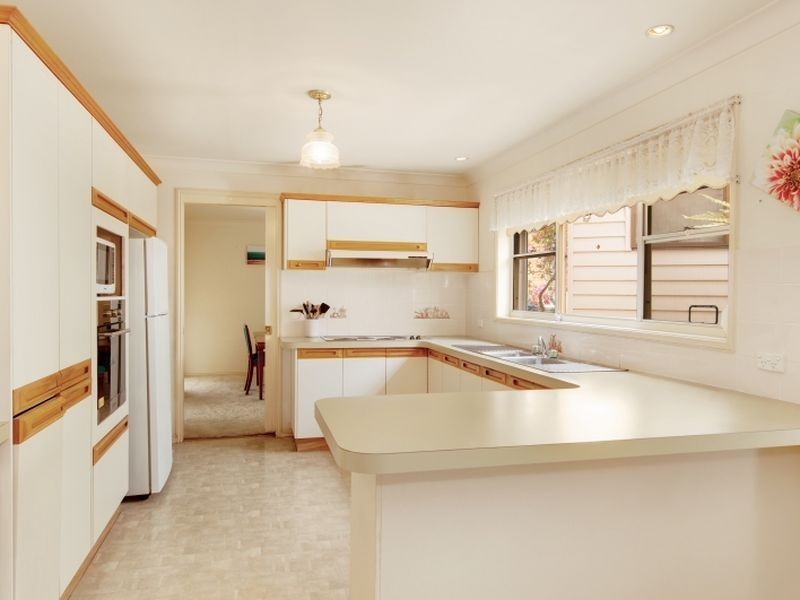 56 Lakin Street, Bateau Bay NSW 2261