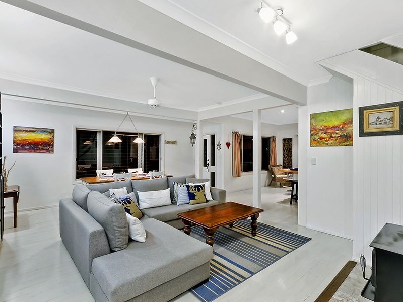 13 Toongara Avenue, Bateau Bay NSW 2261