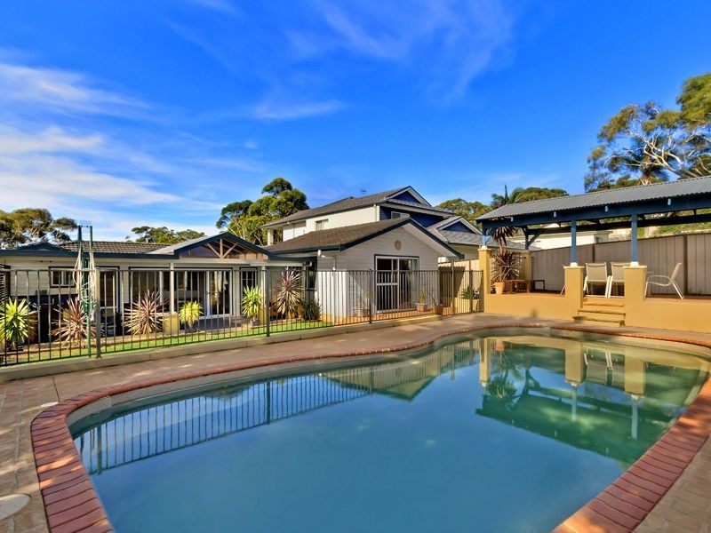 33 Barry Street, Bateau Bay NSW 2261