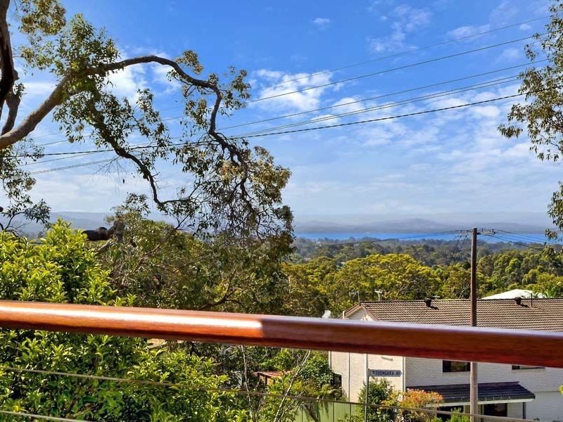 33 Barry Street, Bateau Bay NSW 2261