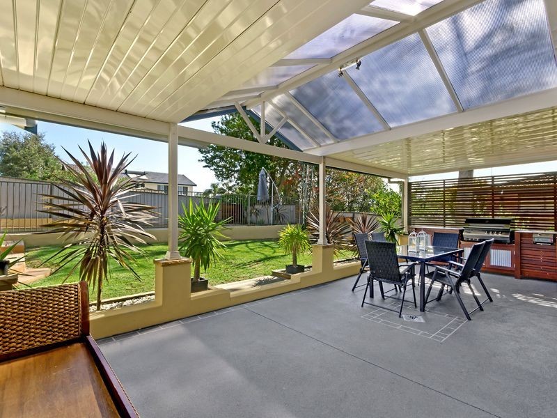 33 Barry Street, Bateau Bay NSW 2261