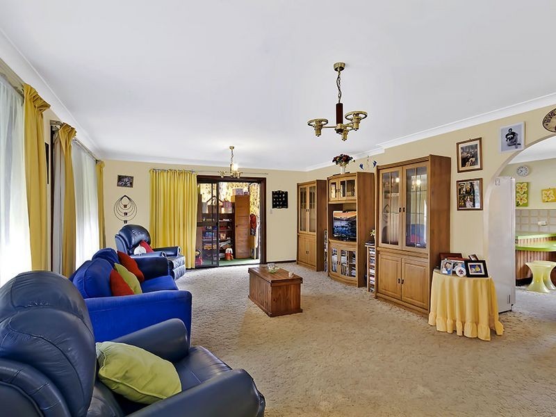 6 Vista Parade, Bateau Bay NSW 2261