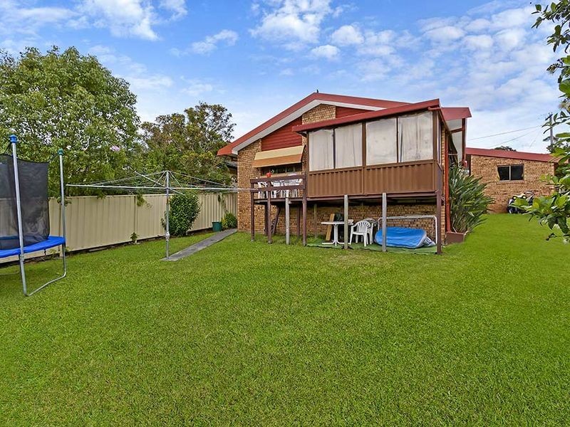 6 Vista Parade, Bateau Bay NSW 2261