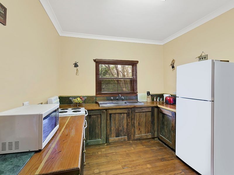 702 The Entrance Road, Bateau Bay NSW 2261
