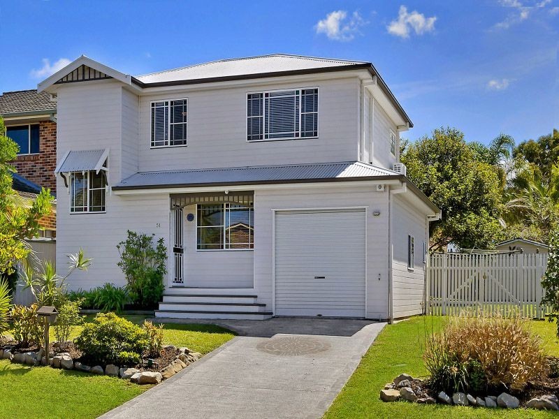 51 Castlereagh Crescent, Bateau Bay NSW 2261