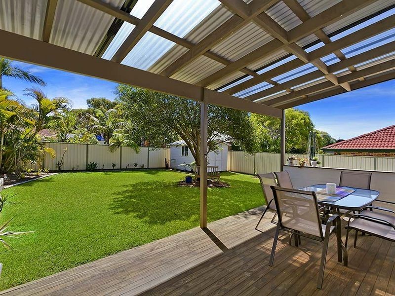 51 Castlereagh Crescent, Bateau Bay NSW 2261