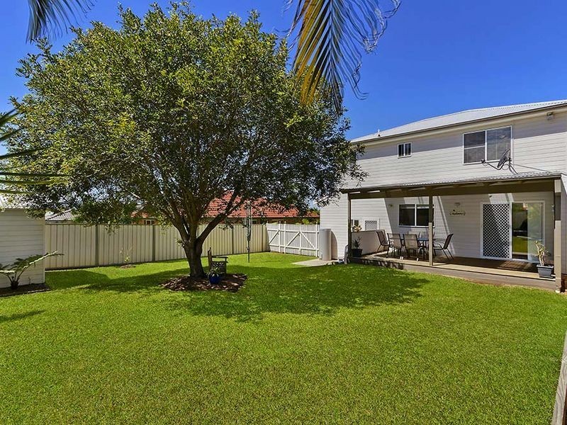 51 Castlereagh Crescent, Bateau Bay NSW 2261