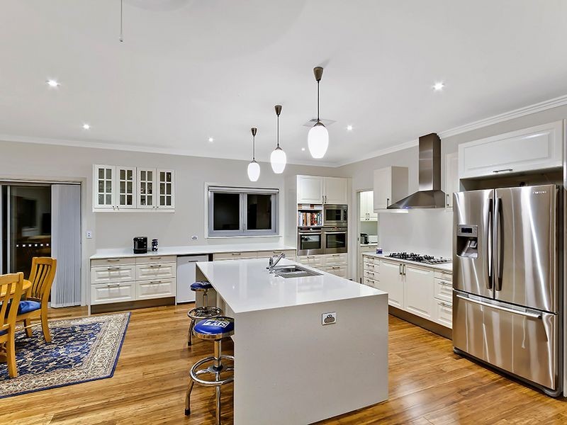 63 Thames Drive, Erina NSW 2250