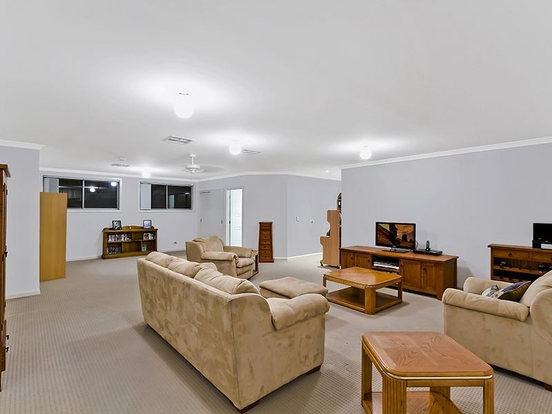 63 Thames Drive, Erina NSW 2250