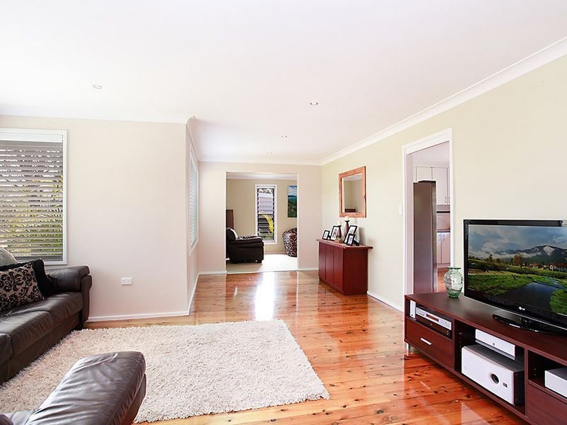 17 Marlowe Road, Bateau Bay NSW 2261