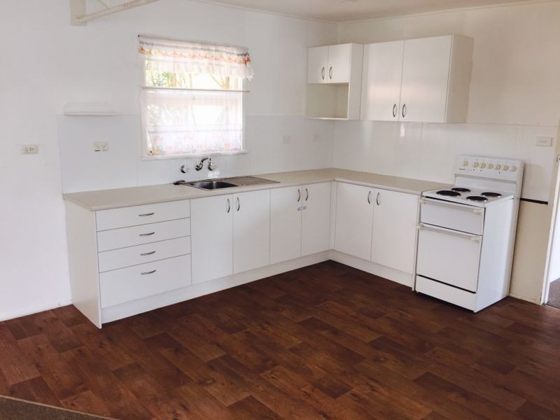 2/6 Parkside Avenue, Bateau Bay NSW 2261