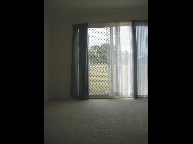 2/6 Parkside Avenue, Bateau Bay NSW 2261