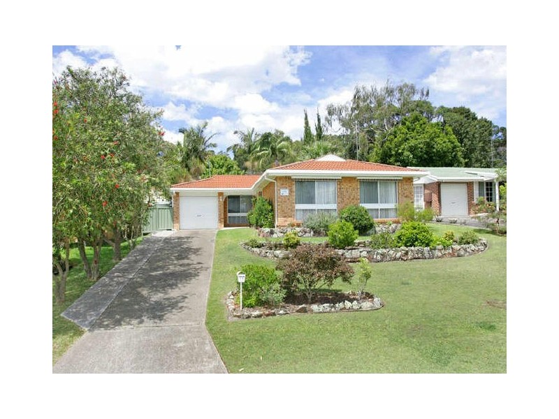 77 Premier Way, Bateau Bay NSW 2261