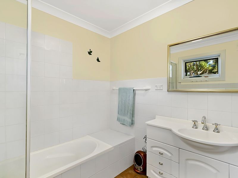 87 Lakin Street, Bateau Bay NSW 2261