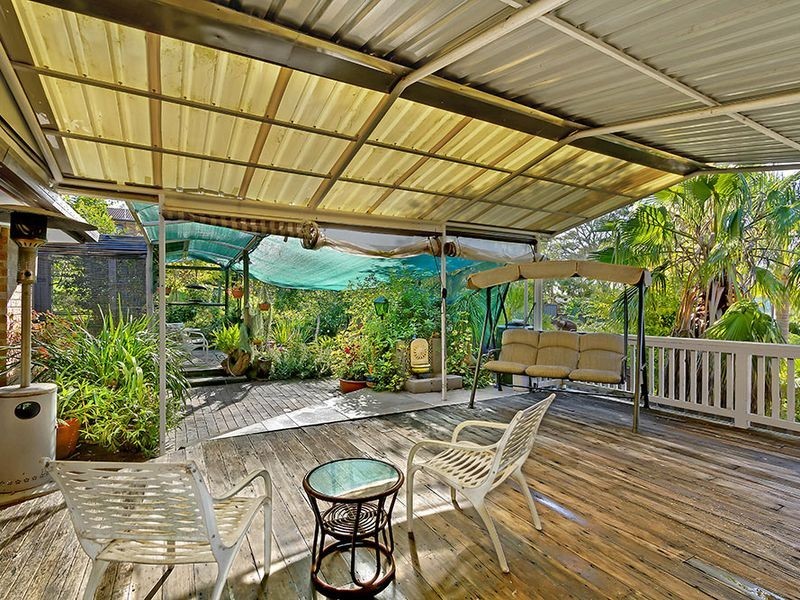 38 Valley View Road, Bateau Bay NSW 2261