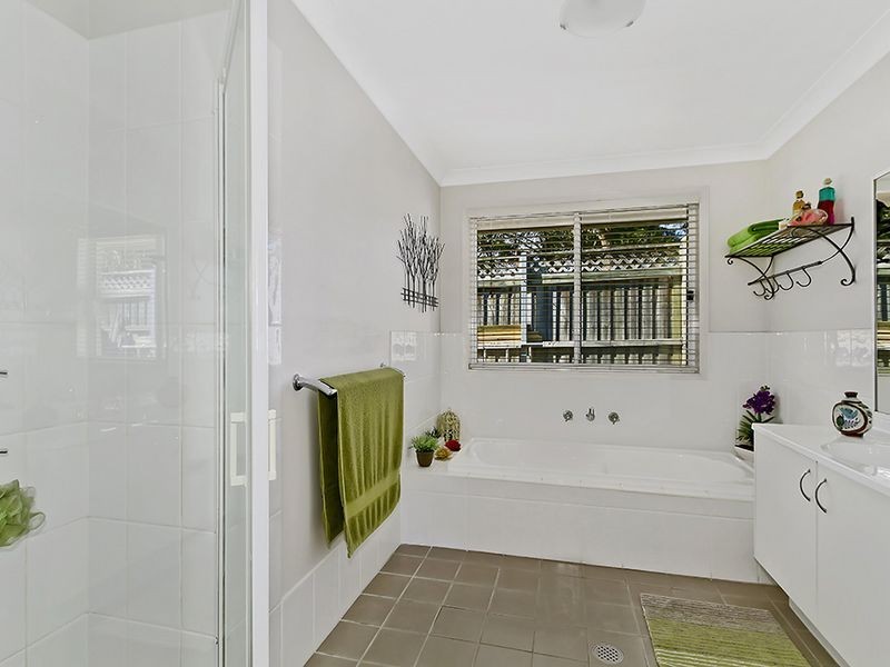 1 Passage Road, Bateau Bay NSW 2261